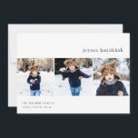 Enkelhet | Hanukkah Photo Collage Card Julkort<br><div class="desc">Skicka Hanukkah hälsning till vänner och familj med våra elegant-fotokort. Designat för att rymma tre av dina favoritfoton i kvadratiska bilder som arrangeras sida vid sida i ett kollage-format. Kortet har anpassningsbarna Hanukah hälsning (visas med "Joyous Hanukkah") och namn i familjen. Kort återgår till en subtil vattenfärg rand mönster i...</div>