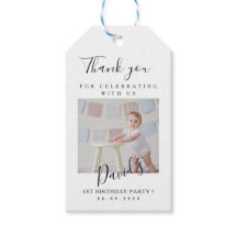 Enkelt Baby som vänder ett första foto från födels