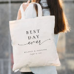 Enkelt bästa dagen någonsin-calligrafi i Bröllop Tygkasse<br><div class="desc">Den enkla bästa dagen någonsin-calligrafin i Bröllop Tote Bag har en modern typkombination på en modern och minimal tote-väska.</div>