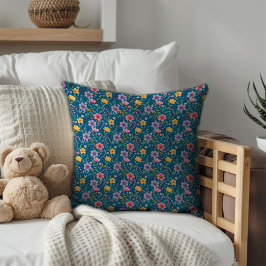 Enkelt blommönster, monogram, havsblått kudde