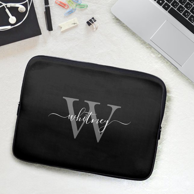 Enkelt Cute Black & White Monogram Namn & initial Laptop Fodral (Skapare uppladdad)