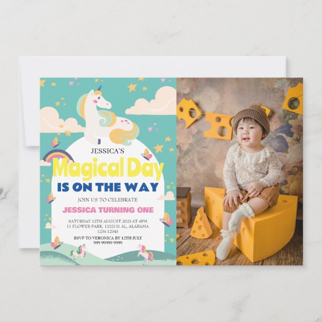 Enkelt cute Girl Photo Unicorn First Birthday Baby Inbjudningar (Framsida)