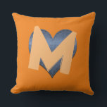 Enkelt Denim Heart-funny Anpassningsbar Monogram Kudde<br><div class="desc">Enkel hjärtfont Anpassningsbar Beige och Blå kudde. Anpassa den så att brev M ersätts på båda sidor.</div>