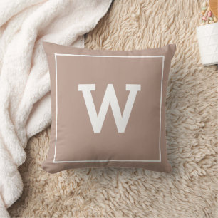 Enkelt Earthy Beige Toned Initial Monogram Kudde