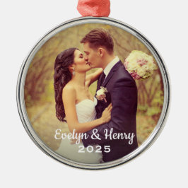 Enkelt Elegant bröllop Photo White Script Monogram Julgransprydnad Metall