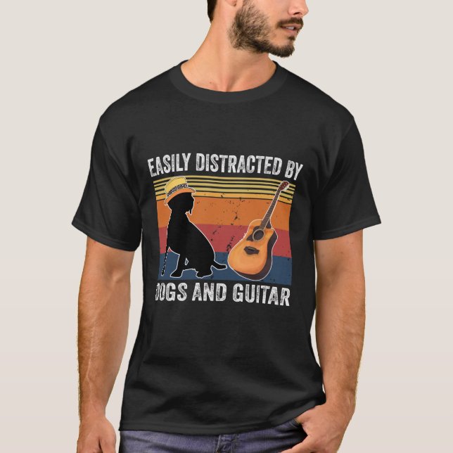Enkelt fördelad av Hundar och Guitar T Shirt (Framsida)