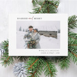 Enkelt, gift och nyfödda foto julkort<br><div class="desc">Modern och enkel jul | Helgdag-fotokort med grönt och vit gräs gren mönster på baksidan. Om du vill ha en mer avancerad anpassning av den här designen klickar du på BLUE DESIGN VERKTYG för att ändra teckensnitt,  storleka och färg.</div>