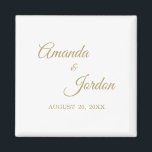 Enkelt Guld Calligraphy Magnet<br><div class="desc">Denna enkla kalligraferingsmagnet i guld ger en lyx för eleganten, men samtidigt en modern känsla för både ett minimalistiskt och mer traditionellt eller formellt bröllop. Avslappnadens kalligrafi ger en antika känsla, medan utformningen av klassens neutralt kan kombineras med alla unika aspekter av giftermål firande. Den här magneten kombinerar användbarhet och...</div>