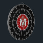 Enkelt klassiskt Monogram svart rött Darttavla<br><div class="desc">Modern svart kartong med enkel röd monogrammedaljon med klassisk blocktypografi som börjar i vitt. Anpassa till en början med ett monogram. användan anpassar menyn för att ändra färg eller typografi i bakgrunden.</div>