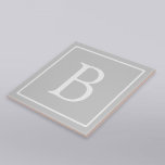 Enkelt lätt Grått Monogram Kakelplatta<br><div class="desc">Tack för ditt köp!</div>