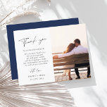 Enkelt marint blått skript Foto Bröllop Tack Vykort<br><div class="desc">Tack för ditt kort - Modern Elegance med Personlig Typografi. Ta till dig kärnan i din kärlek-berättelse med våra elegant bröllop-tackkort som innehåller en minimalistisk design med en charmig dammig magenta marin blå baksida. Lägg till en personlig beröring till firande genom att införliva ditt favoritfoto av er två och ditt...</div>