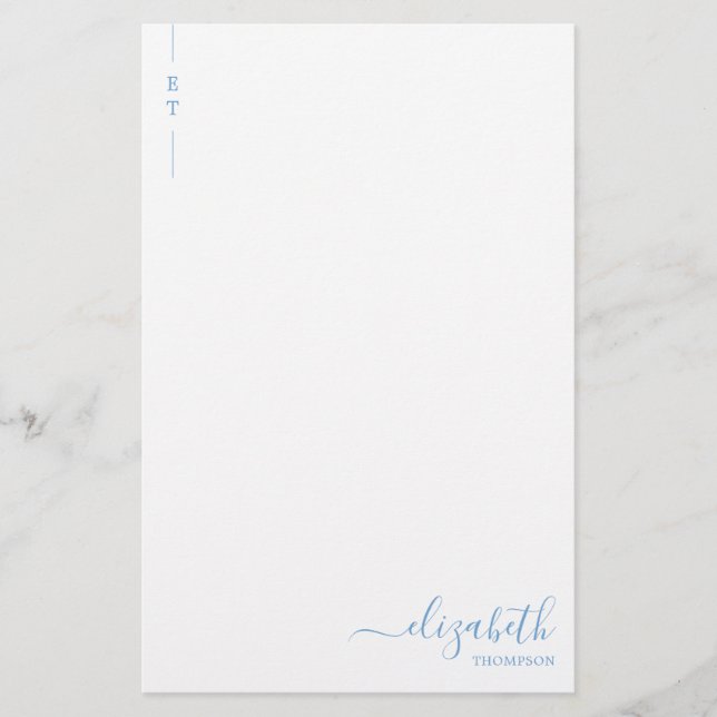 Enkelt minimalistiskt Dusty Blue Monogram - första Brevpapper (Framsida)
