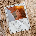 Enkelt minimalistiskt, modernt klassiskt foto Bröl Inbjudningar<br><div class="desc">Den här enkla minimalistiska, moderna, klassiska fotobröllopsinbjudan är perfekt för din elegant i bröllop. Den här designen har ett svart, enkelt skript på en ljusvit bakgrund i neutralten som matchar ditt klassiska bröllop eller minimalistiska boho bröllop i vår, sommar, fall eller vinter. Jag ber er att ni kan ställa frågor...</div>