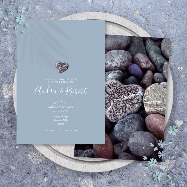 Enkelt minimalistiskt pulsslag Bröllop Inbjudningar (Simple Minimalist Pebble Heart Script Wedding Invitation)
