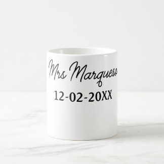 Enkelt minimimonogram, fru namn, dateringsår Thro Kaffemugg
