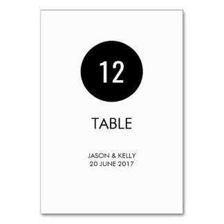 Enkelt monokromt bordsnummer i bröllop