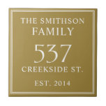 Enkelt Ochre-datum etablerat Adress House Plaque Kakelplatta<br><div class="desc">Vi presenterar vår sofistikerade, eleganta, och vita plaque i adress, med en minimalistisk utformning som utstrålar elegans. Den här skylten visningar inte bara ditt husnummer utan innehåller även datum för etablering, vilket ger dig en personlig beröring i ditt hem. Öka utsidan av din bostad med denna snyggt och tidlös biet....</div>