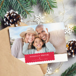 ENKELT PHOTO modern minimum scallop kant red Julkort<br><div class="desc">by kat massard >> WWW.SIMPLYSWEETPAPERIE.COM<<< An elegant card design featuring quote that you can change yourself! White geometric border on the backside, giving you the opportunity to handwrite a personal message or place a full portrait photo. NOTE >> Kontakta mig kat@simplysweetpaperie.com om du behöver hjälp med att ändra storlek på...</div>