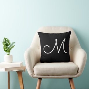 Enkelt svart och vitt monogram M första brev Kudde