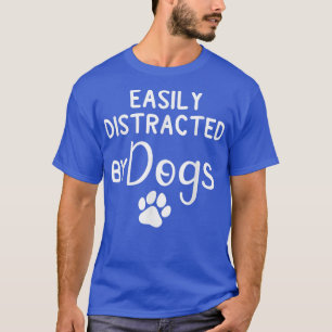 Enkelt utspridd av DogsDog Älskare & Hund Mamma T Shirt