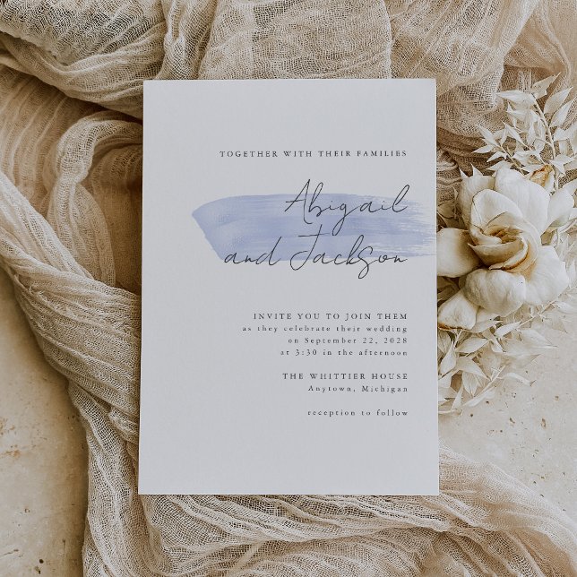 Enkla dammblå penseldrag Bröllop Inbjudningar (A simple, modern invitation for a wedding with a dusty blue color palette.)