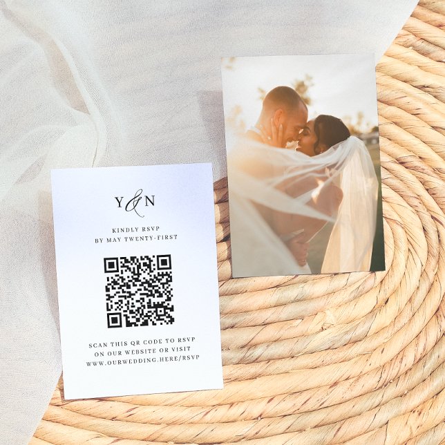Enkla Initialer Elegant Foto QR-kod Bröllop RSVP Tilläggskort (Skapare uppladdad)