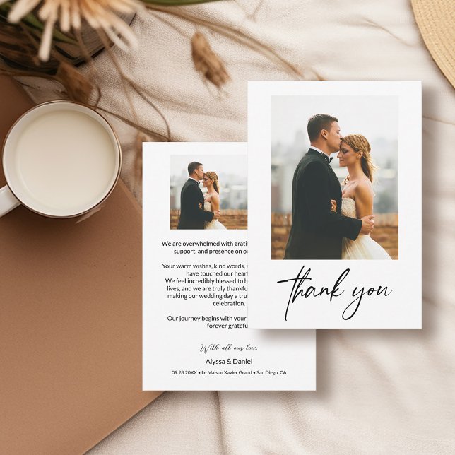 Enkla moderna foton i Bröllop - tack Kort (Simple, handlettering thank you script wedding photo cards with personal message.)
