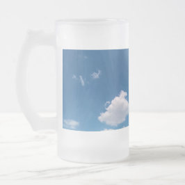 Enkla moln frostat ölglas