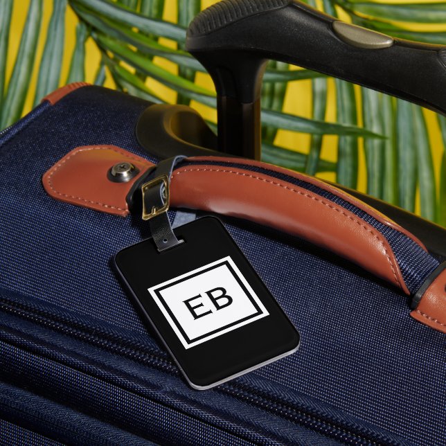 Enkla svarta och vita monogram-resgodstaggar bagagebricka (Framsida Insitu 1)