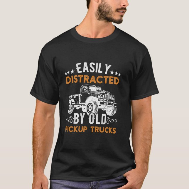 Enklare utspridd av gamla klassiska Lastbilar-bila T Shirt (Framsida)