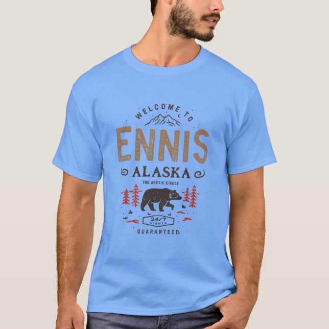 Ennis Alaska Town Oversized T Shirt (Framsida)