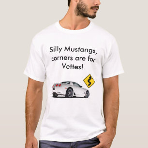 Enorma Corvette VS Mustangutslagsplats T Shirt
