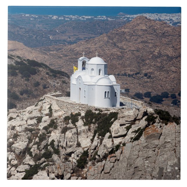 Ensam kyrka i grekiska berg kakelplatta (Framsidan)