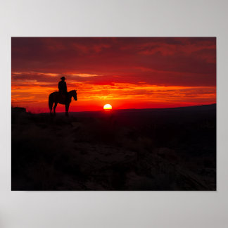 Ensamma Cowboy Siluett Dramatisk Röd Solnedgång We Poster