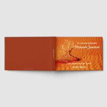 Ensamt träd i röd öken sand, Firande av livet