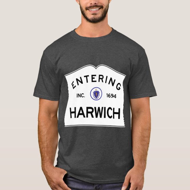 Entering Harwich Massachusetts Commonwealth of Mas T Shirt (Framsida)
