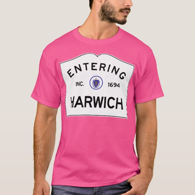 Entering Harwich Massachusetts - Samväldet av M T Shirt (Framsida)