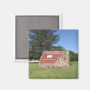 Entrance-tecken för Effigy Mounds National Monumen Magnet