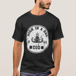 EOD, född i ett militärt veteranfartyg i Pub T Shirt