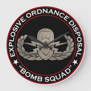 Eod-pensionären "bombarderar squaden ", stor klocka