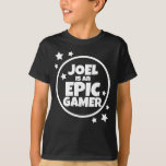 Epic Gamer Namn White Star Text Boys Birthday T Shirt<br><div class="desc">En annan roligt barn garanterar av JessicaAmber. Visa att du är en fantastisk spelare med den här djärva speldesignen. Kunkyvit text säger "*Ditt namn* är en europeisk spelare", omgiven av en gräns av stjärnor. Sätt i namn på din son som gillar match royale-videospel. Du kan ändra texten och färg i...</div>