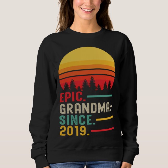 Epic Grandma Since 2019 Happy Mothers Day T Shirt (Framsida)