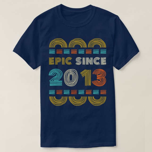 Epic Sedan 2013 födelsedag Gift-familjen BbayGift T Shirt (Design framsida)