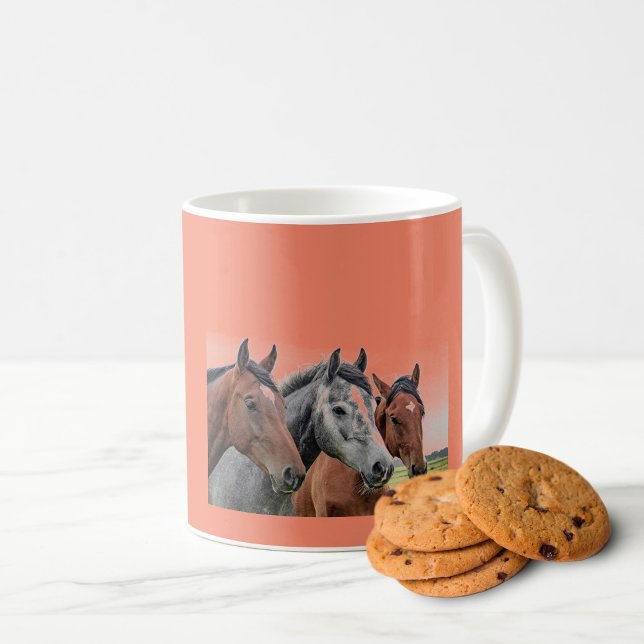 Equestrian Charm: Trio Hästhuvuden Keramik  Kaffemugg (Skapare uppladdad)