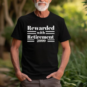Erbjuden med Pension-års moderna enkla gåva T Shirt