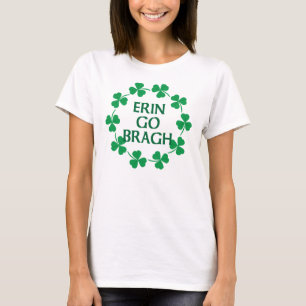 Erin går Bragh cirklar av Shamrocks T-shirt