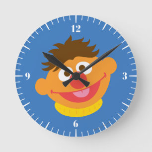 Ernie Ansikte Rund Klocka