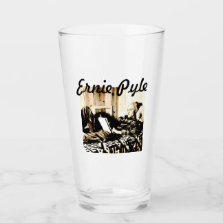 ERNIE PYLE ÖLGLAS LUTANDE GLASKOPP