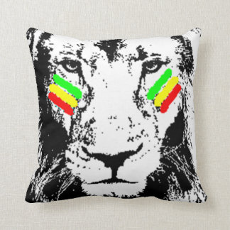 Erövra den lejona dekorativ kudde för Rasta