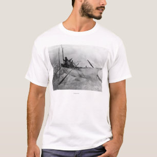 Eskimåen i fartyget som gjordes med skins, kallad t-shirt